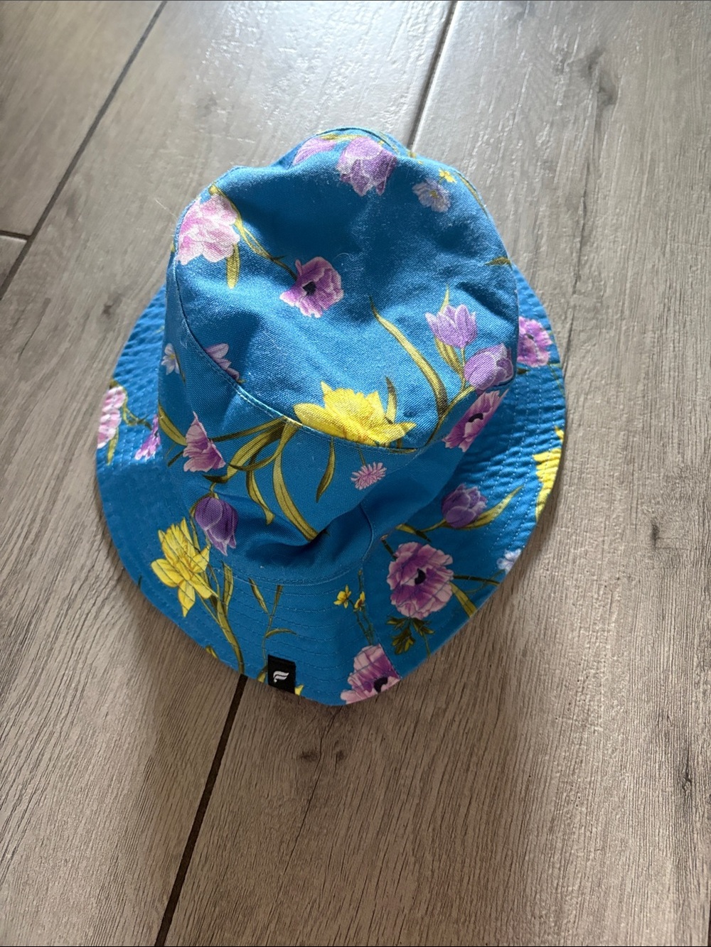 Fabletics canvas floral bucket hat